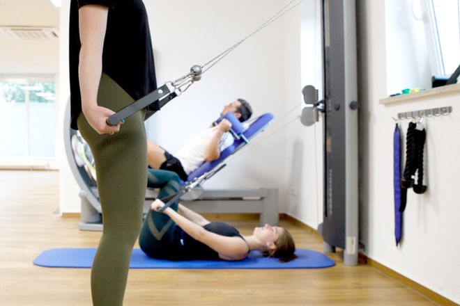 Training im Trainingsraum der Physiopraxis Huber